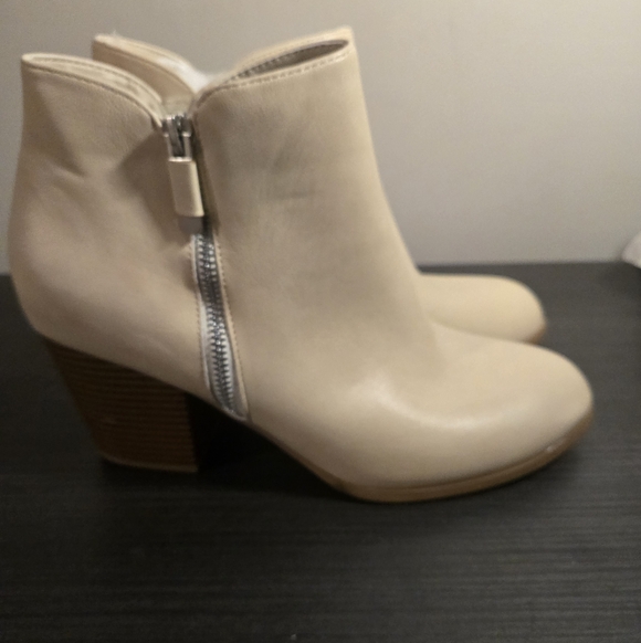 Style & Co. Shoes - Style & Co Masrina Ankle Boots Ecru Cream Block Heel Size 9.5 NEW